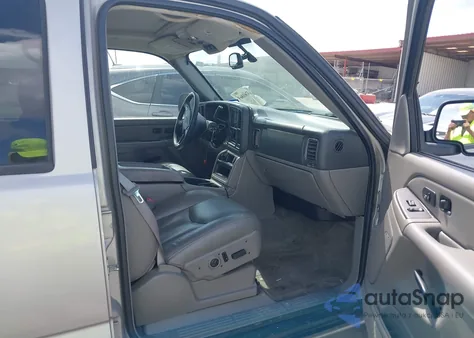 2004 Chevrolet Tahoe Lt z USA, uszkodzony, nr VIN 1GNEC13T74R217689